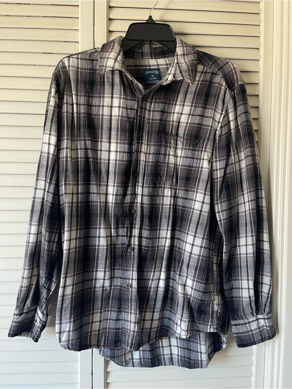 Faded Glory Black and White Plaid Long-Sleeve Shirt